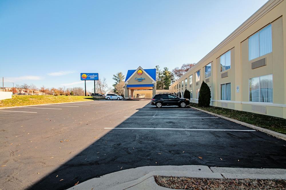 Comfort Inn Falls Church - Tysons Corner Exterior photo