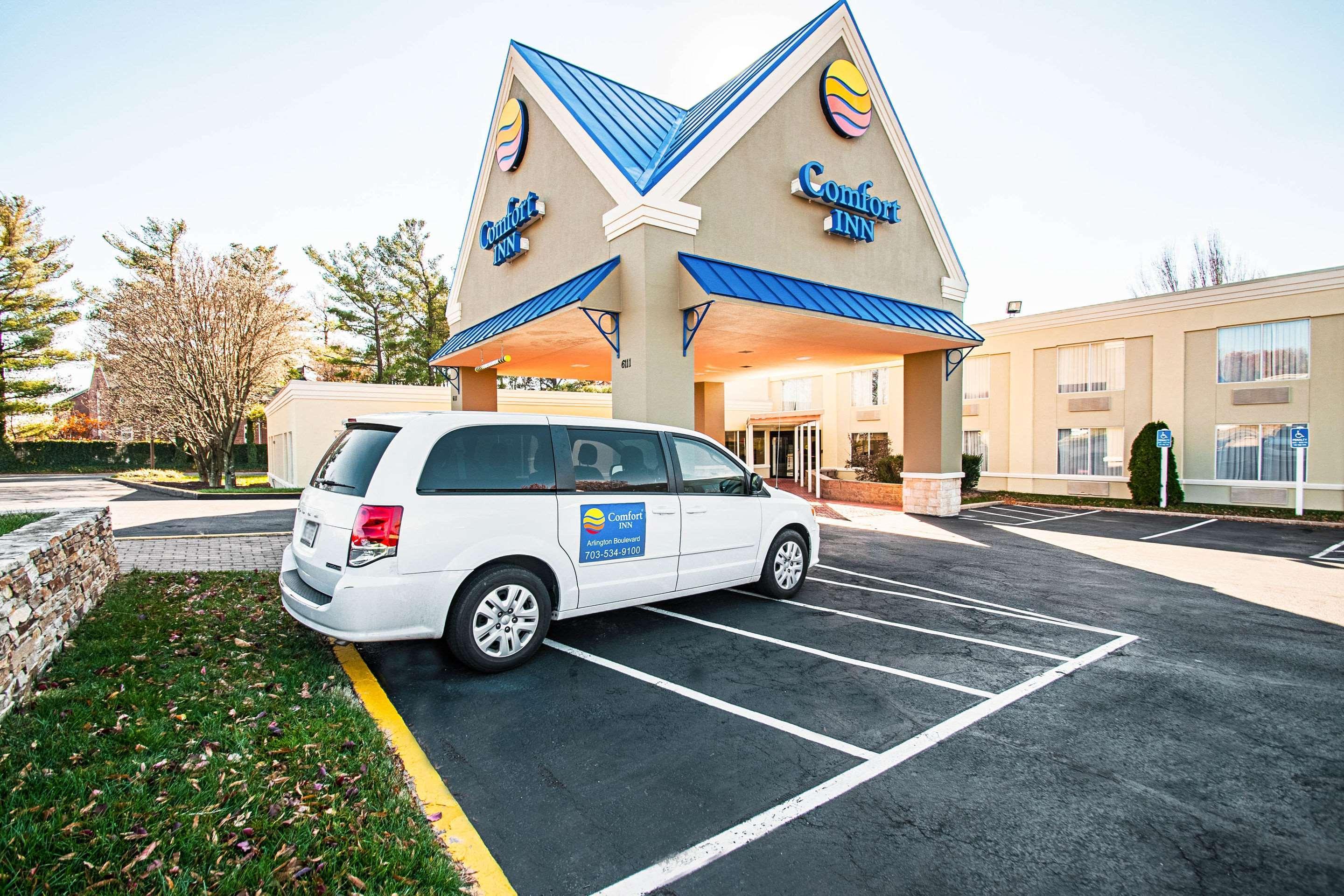 Comfort Inn Falls Church - Tysons Corner Exterior photo