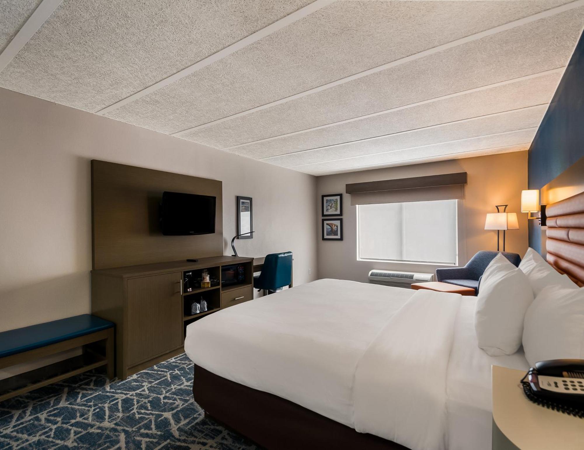 Comfort Inn Falls Church - Tysons Corner Exterior photo