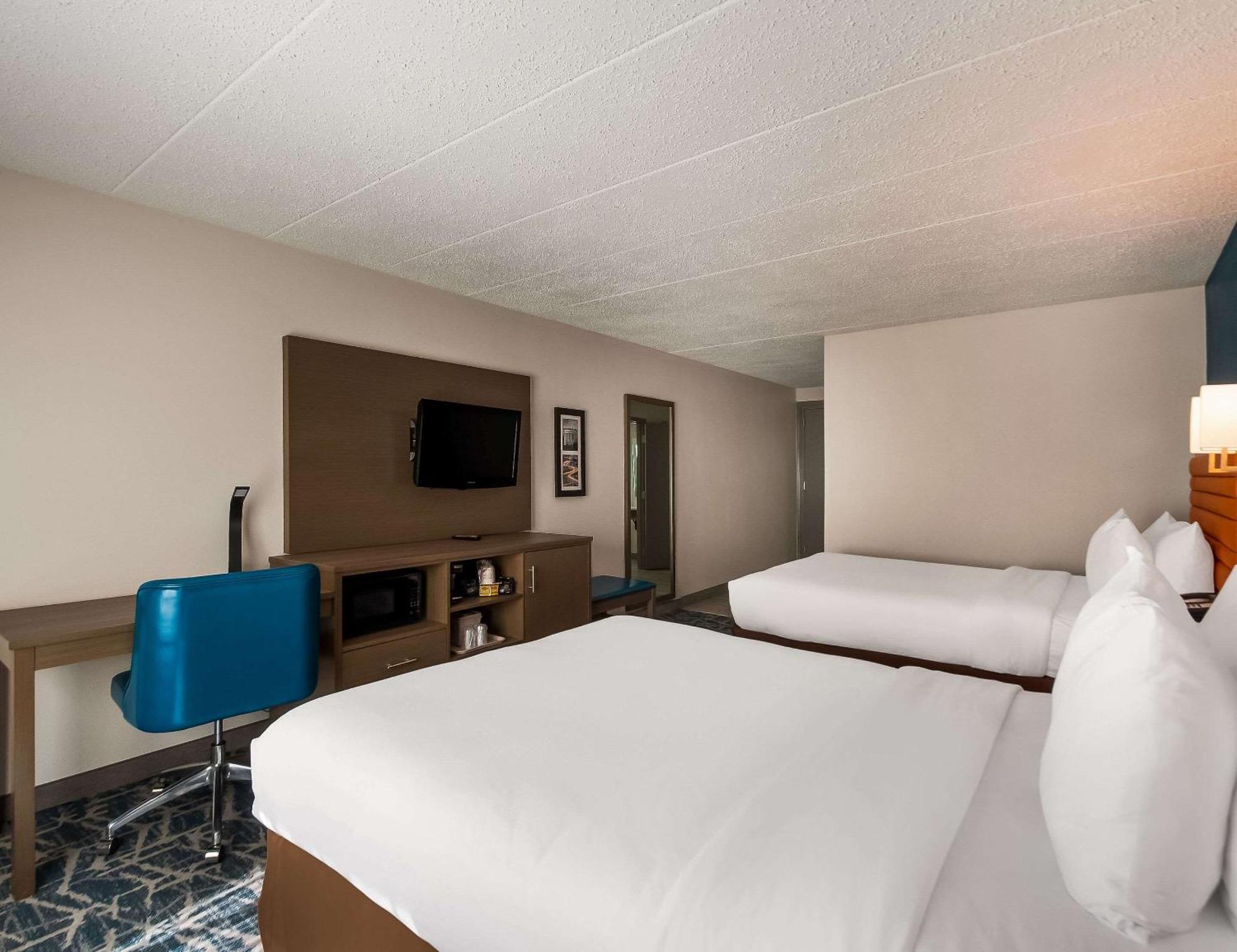 Comfort Inn Falls Church - Tysons Corner Exterior photo