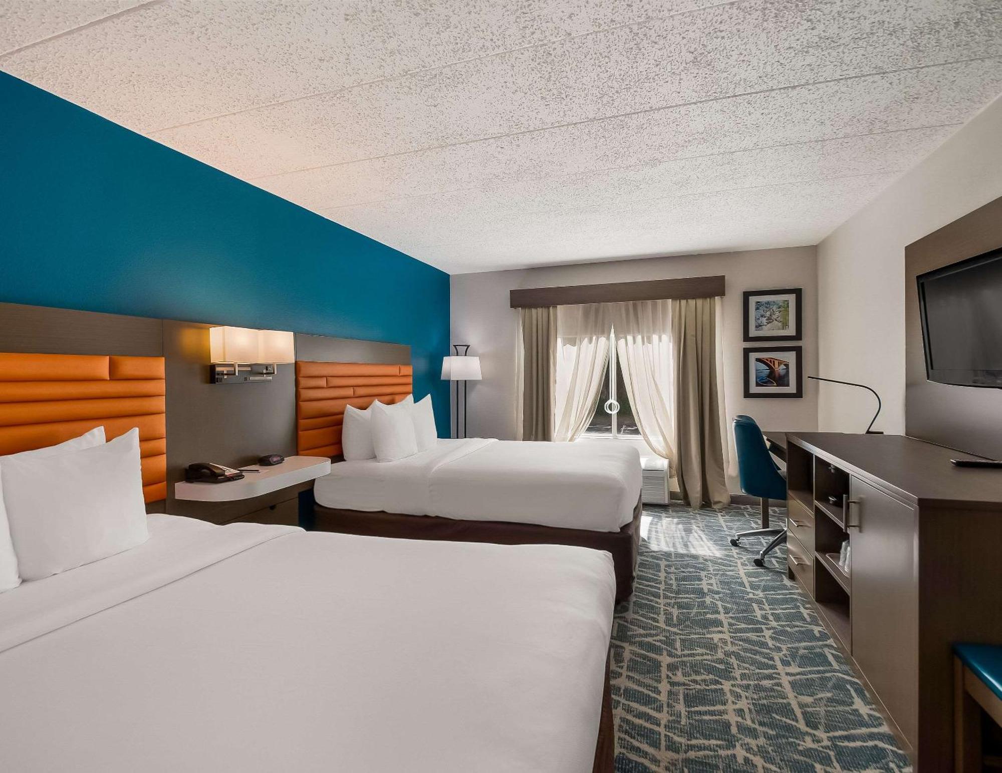 Comfort Inn Falls Church - Tysons Corner Exterior photo
