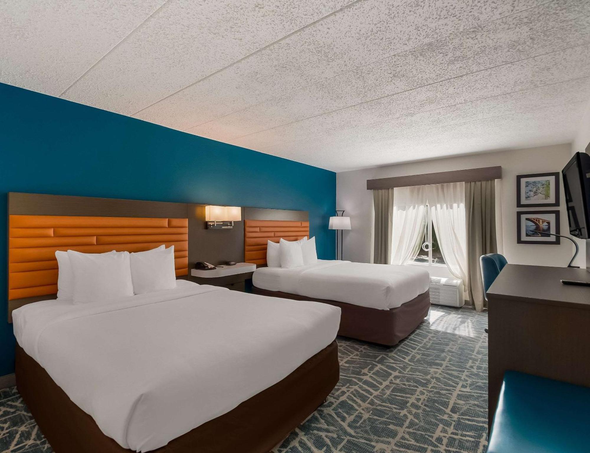 Comfort Inn Falls Church - Tysons Corner Exterior photo
