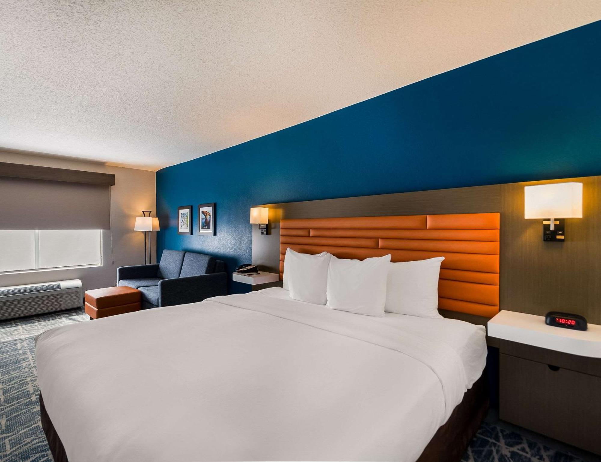 Comfort Inn Falls Church - Tysons Corner Exterior photo