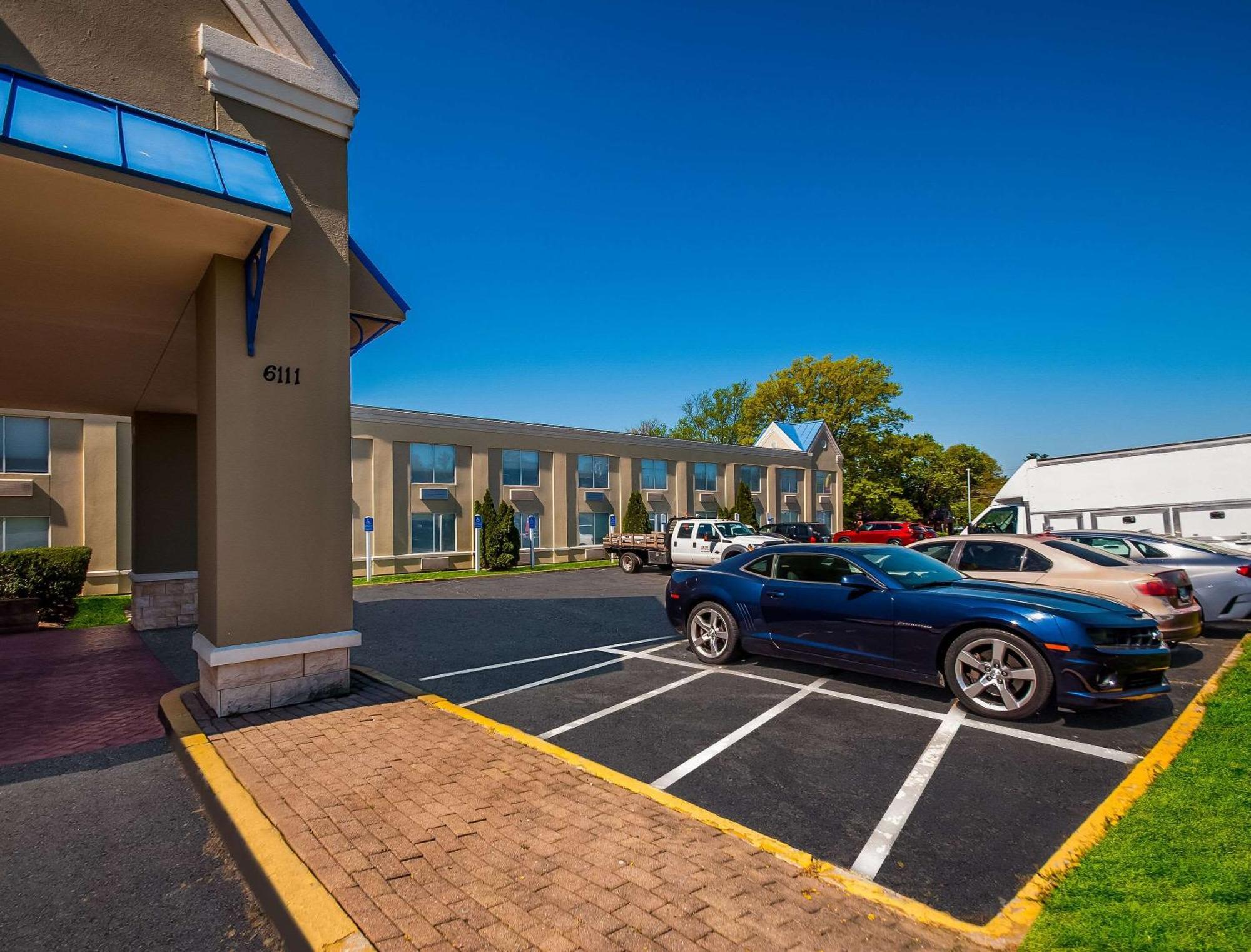 Comfort Inn Falls Church - Tysons Corner Exterior photo
