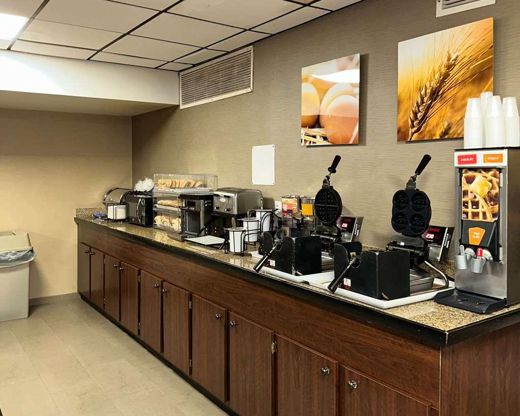 Comfort Inn Falls Church - Tysons Corner Restaurant photo