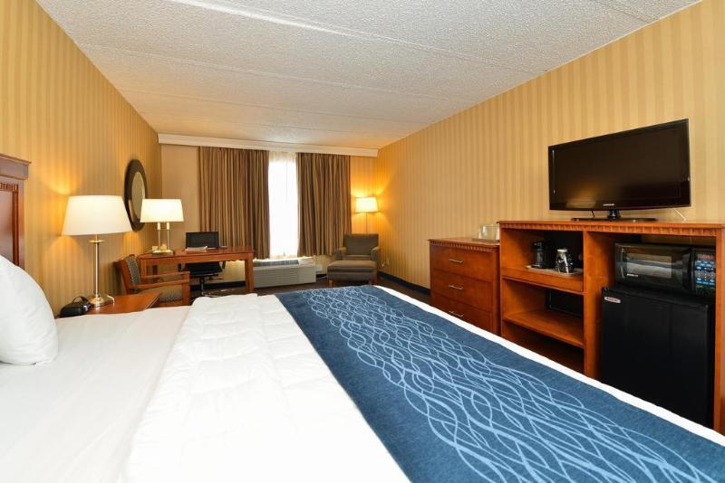 Comfort Inn Falls Church - Tysons Corner Exterior photo